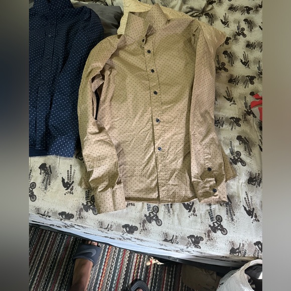 Men’s Casual Shirts & Pants - Picture 5 of 10